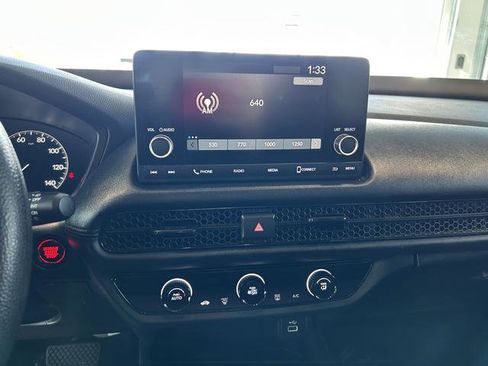 Used 2024 Honda HR-V LX image 16