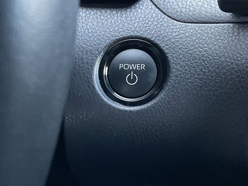 Used 2025 Toyota Camry SE image 36