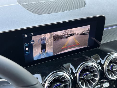 New 2026 Mercedes-Benz GLB 250 4MATIC image 17