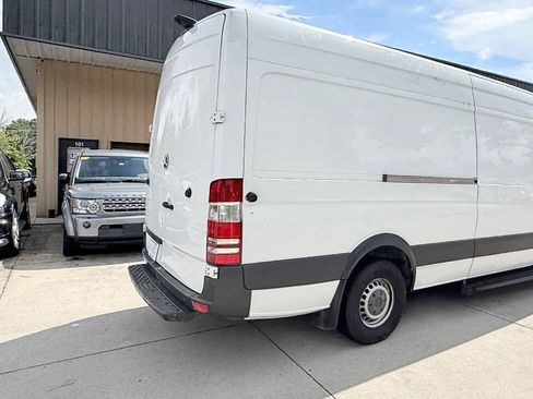 Used 2015 Mercedes-Benz Sprinter 2500 image 19
