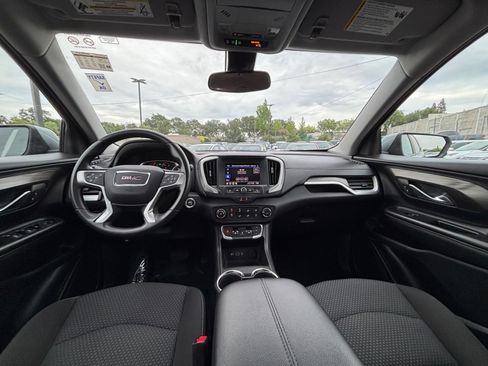 Used 2024 GMC Terrain SLE FWD image 27