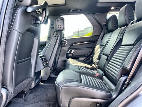 Used 2025 Land Rover Discovery S image 15