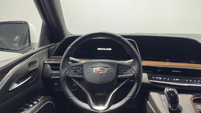 Used 2024 Cadillac Escalade Luxury RWD image 21