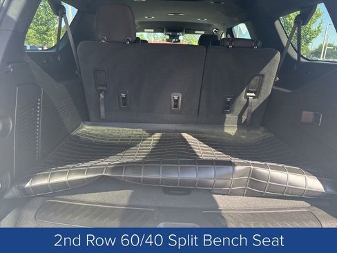 Used 2023 Chevrolet Suburban LS RWD image 8