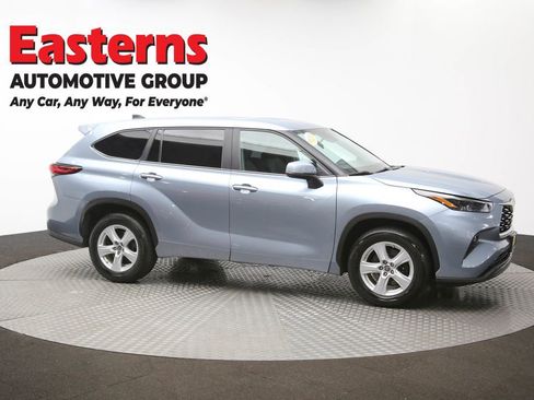 Used 2023 Toyota Highlander LE image 47