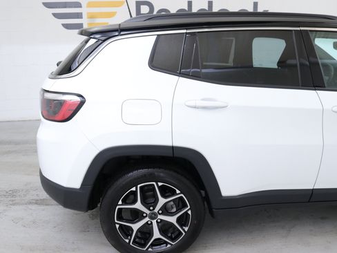 Used 2025 Jeep Compass Limited image 10