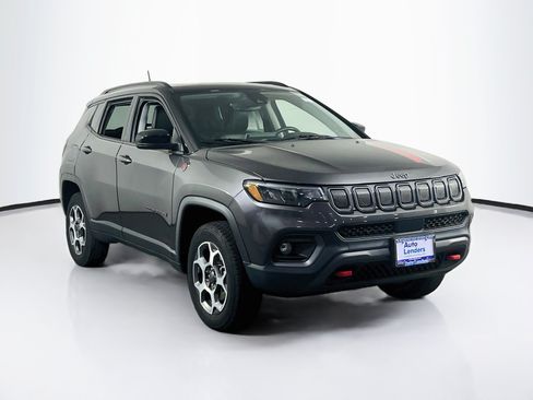 Used 2022 Jeep Compass Trailhawk w/ Sun and Sound Group AWD/4WD image 3