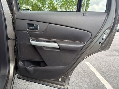 Used 2013 Ford Edge SEL FWD image 24