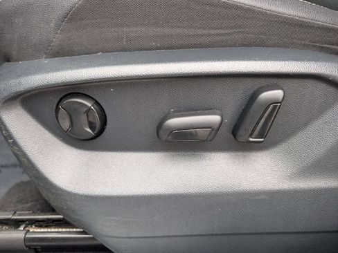 Used 2021 Volkswagen Tiguan SE R-Line image 17