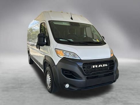 Used 2025 RAM ProMaster 2500 w/ Convenience Group FWD image 2