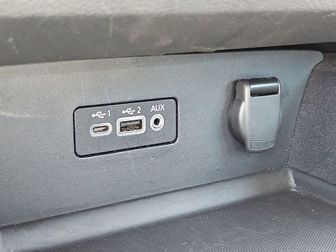 Used 2025 Nissan Altima 2.5 SV FWD image 23