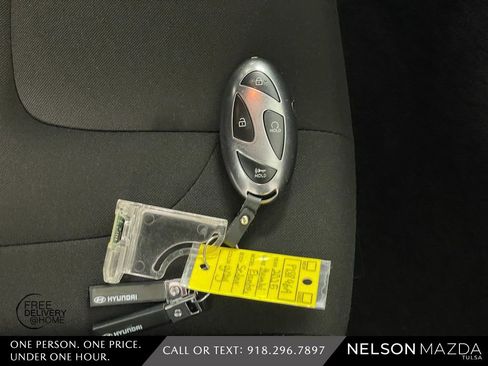 Used 2025 Hyundai Elantra Sport image 41