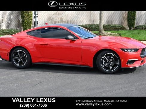 Used 2024 Ford Mustang Coupe image 3