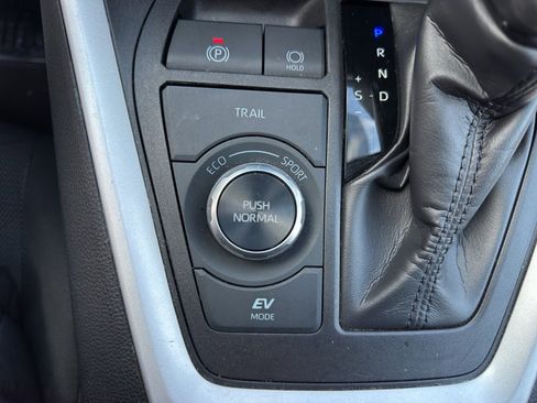 Used 2024 Toyota RAV4 XLE image 22