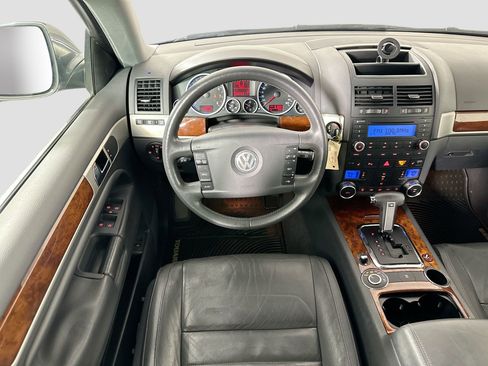 Used 2010 Volkswagen Touareg VR6 image 20