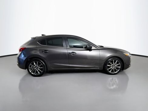 Used 2018 MAZDA MAZDA3 Grand Touring w/ Premium Equipment Package FWD image 11