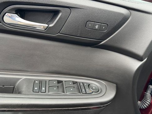 Used 2017 Chevrolet Traverse Premier image 16