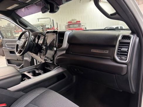 Used 2024 RAM 3500 Big Horn w/ Night Edition AWD/4WD image 38