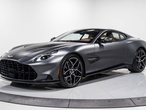 Used 2025 Aston Martin Vanquish image 7