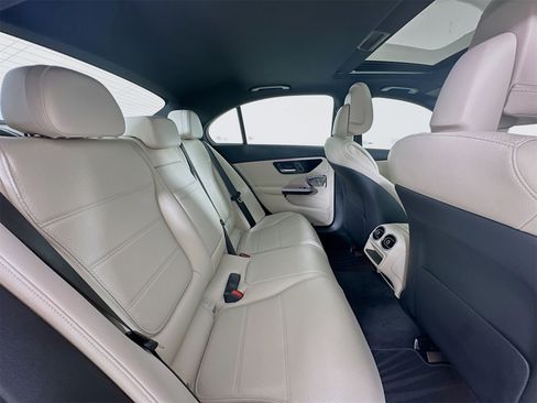 Used 2025 Mercedes-Benz C 300 Sedan image 30