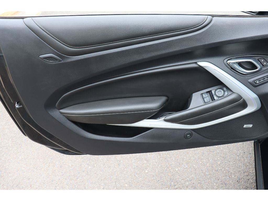 Used 2016 Chevrolet Camaro SS RWD image 23