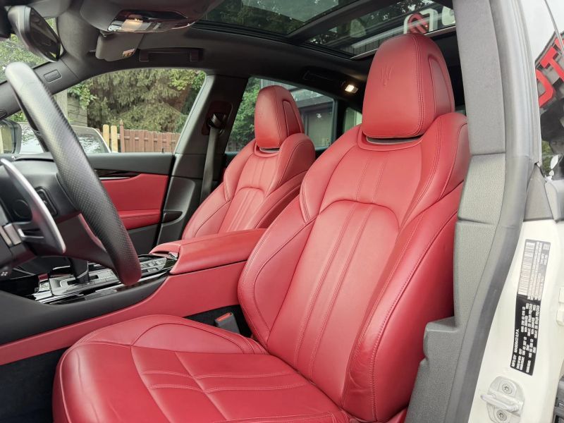 Used 2017 Maserati Levante w/ Sport Package AWD/4WD image 12