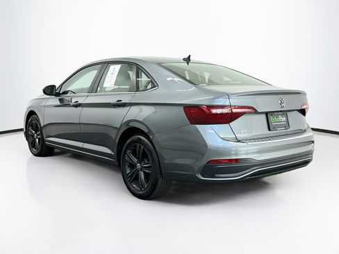 Used 2024 Volkswagen Jetta SE w/ Panoramic Sunroof Package FWD image 5