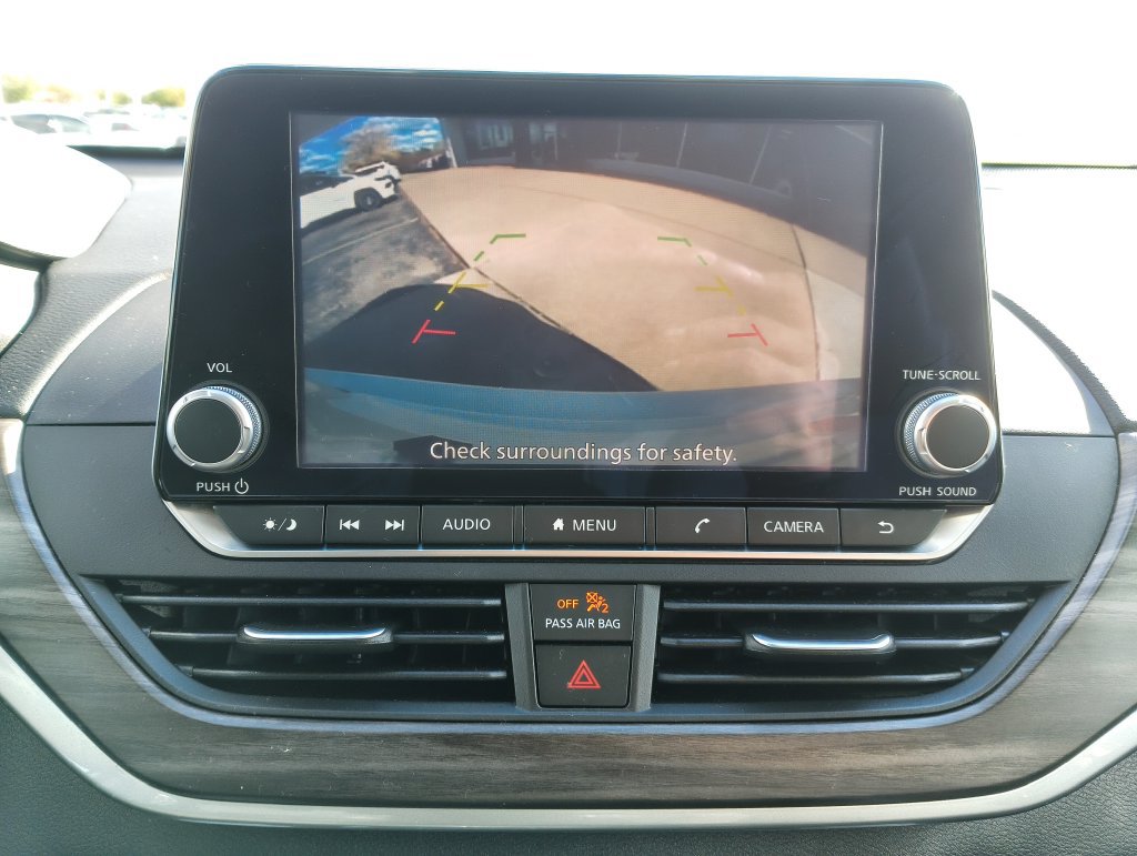 Used 2025 Nissan Altima 2.5 SV FWD image 25