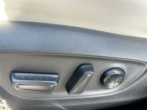 Used 2023 Toyota RAV4 Limited image 16