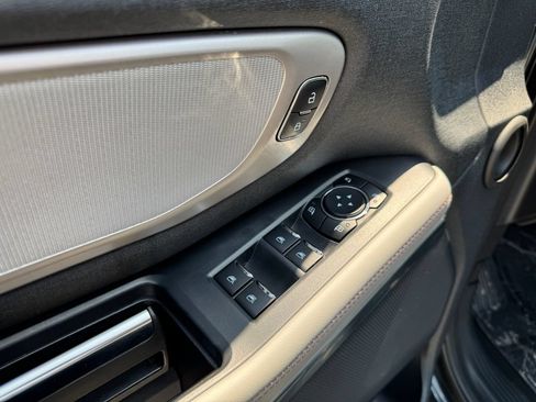 Used 2025 Ford Expedition Active AWD/4WD image 21