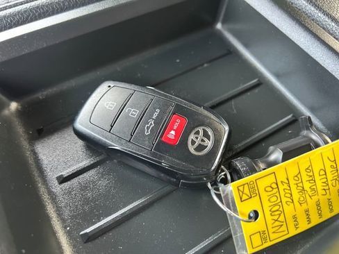 Used 2022 Toyota Tundra SR image 29