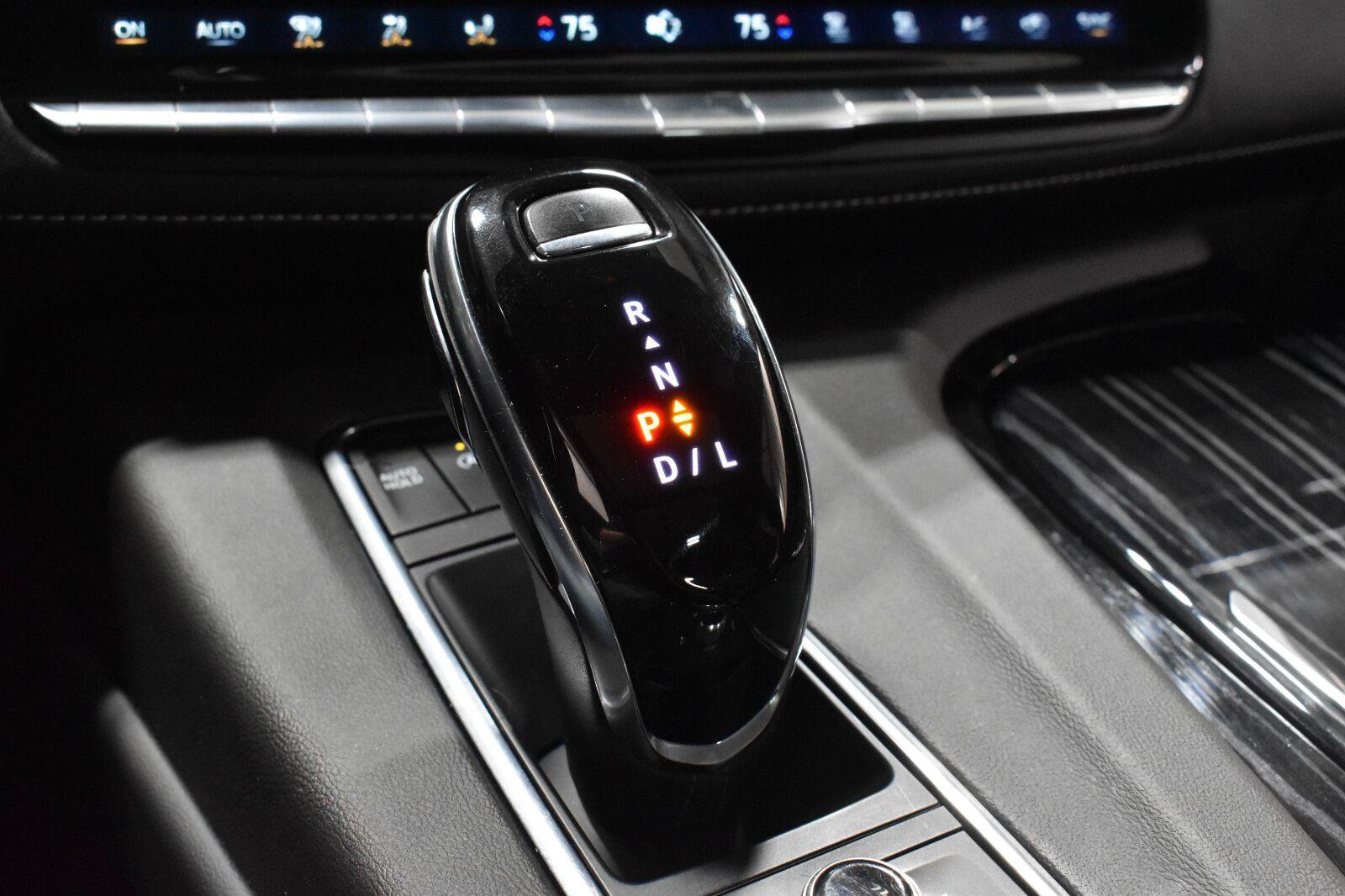 Used 2022 Cadillac Escalade ESV Sport w/ Touring Package AWD/4WD image 19