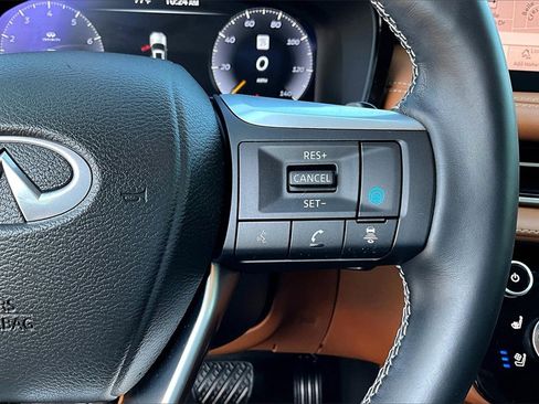 Used 2024 INFINITI QX60 Sensory w/ Vision Package image 19