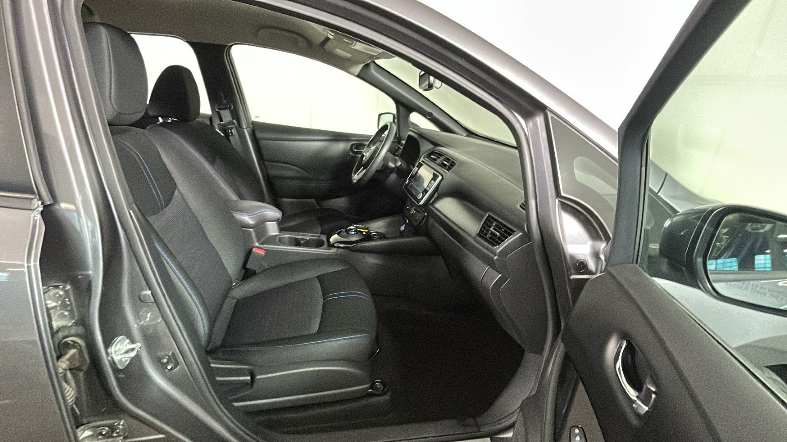 Used 2025 Nissan Leaf SV Plus FWD image 37