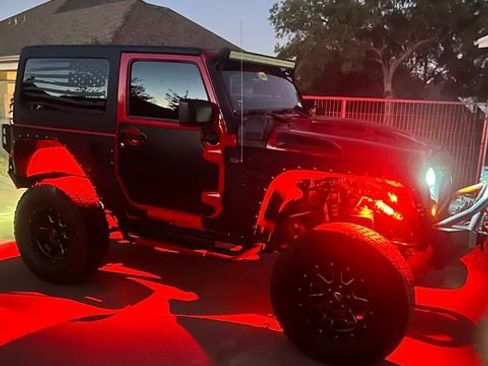 Used 2018 Jeep Wrangler Rubicon w/ Cold Weather Group AWD/4WD image 5