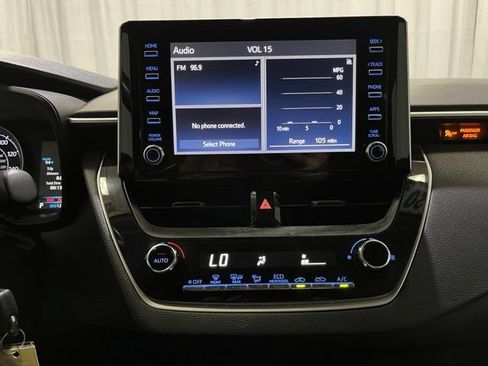 Used 2020 Toyota Corolla LE FWD image 16