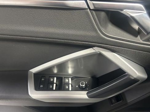 Used 2020 Audi Q3 2.0T Premium w/ Convenience Package AWD/4WD image 11