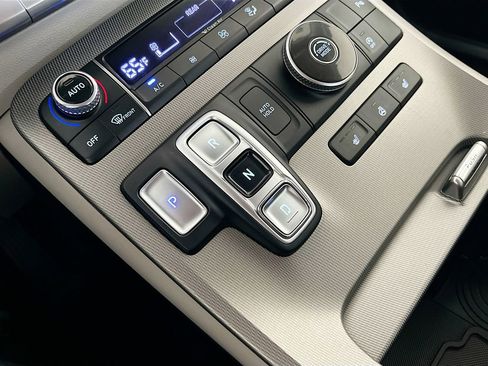 Used 2022 Hyundai Palisade SEL w/ 8P Bench Seat Package image 17