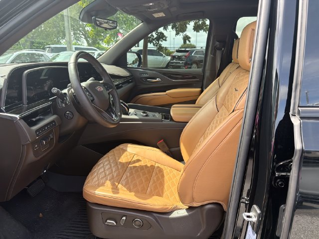 Certified 2024 Cadillac Escalade ESV Sport w/ Touring Package AWD/4WD image 9