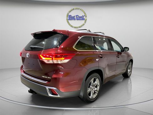 Used 2018 Toyota Highlander Limited Platinum image 5
