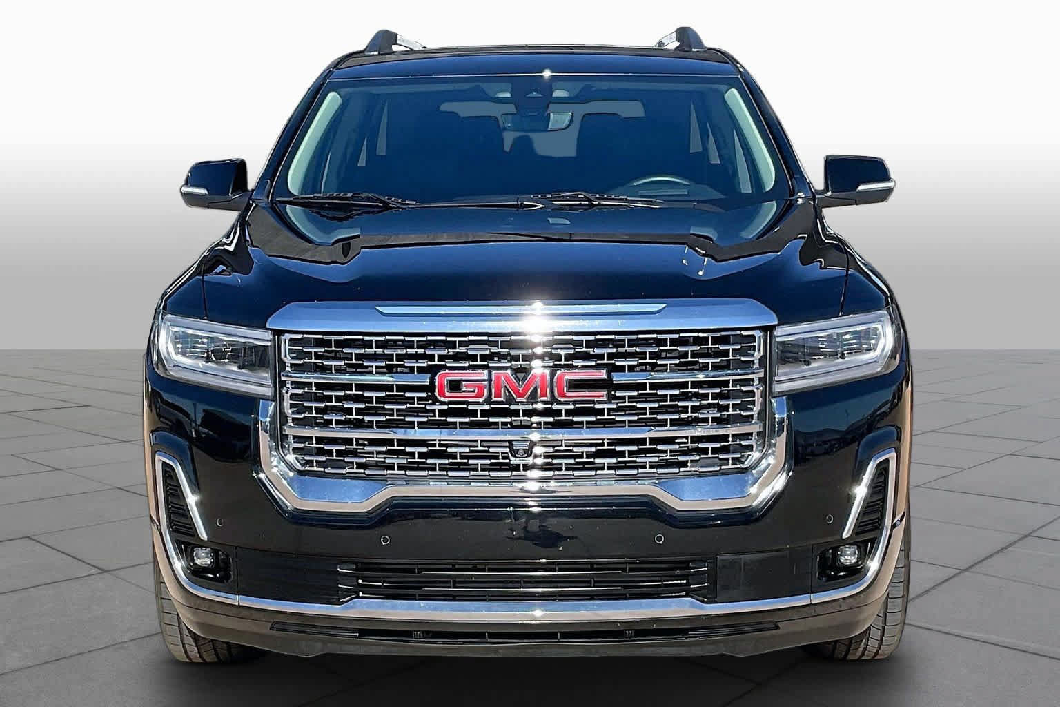 Used 2023 GMC Acadia Denali w/ Denali Ultimate Package AWD/4WD image 5