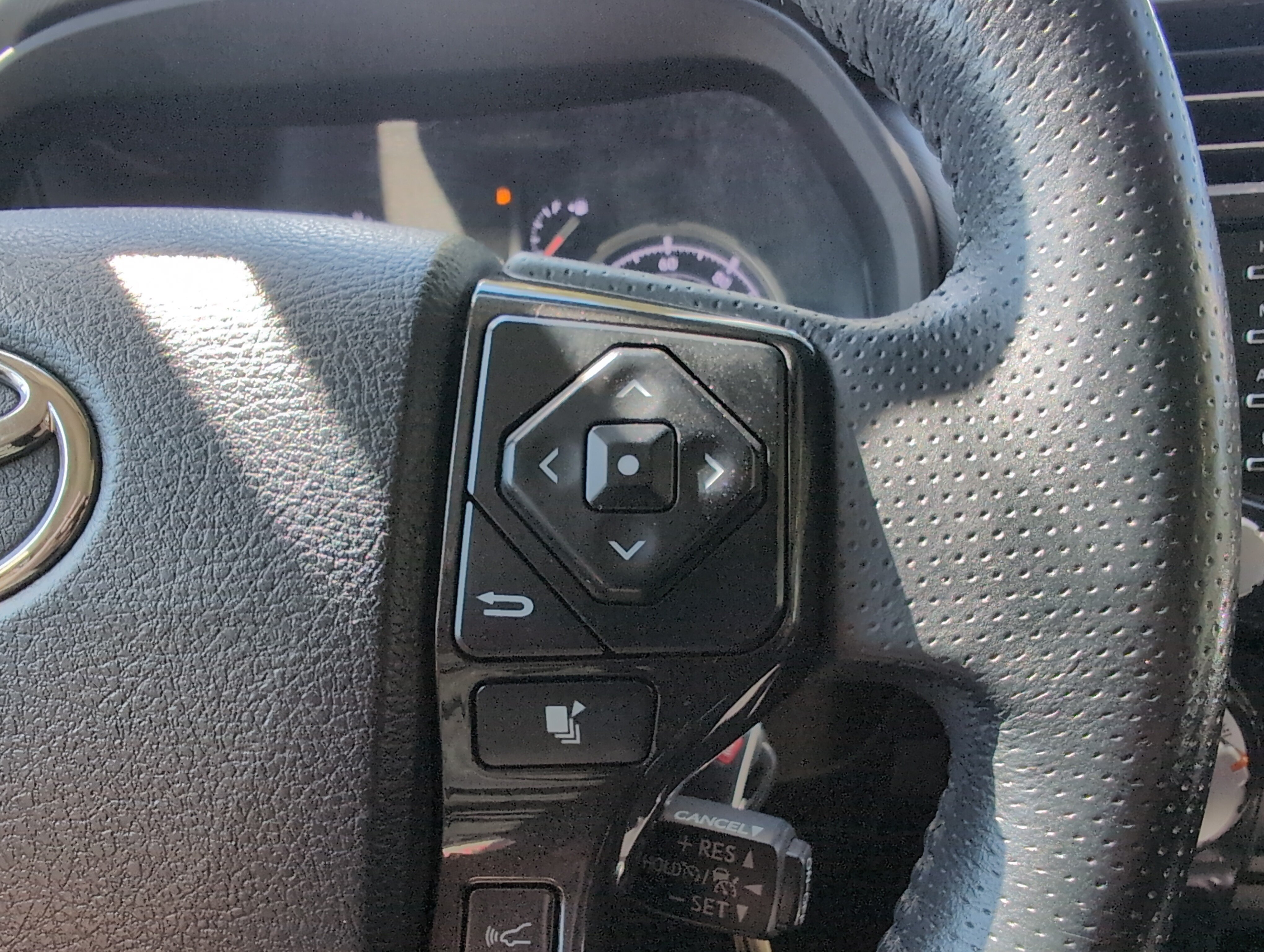 Used 2020 Toyota 4Runner TRD Off-Road AWD/4WD image 20