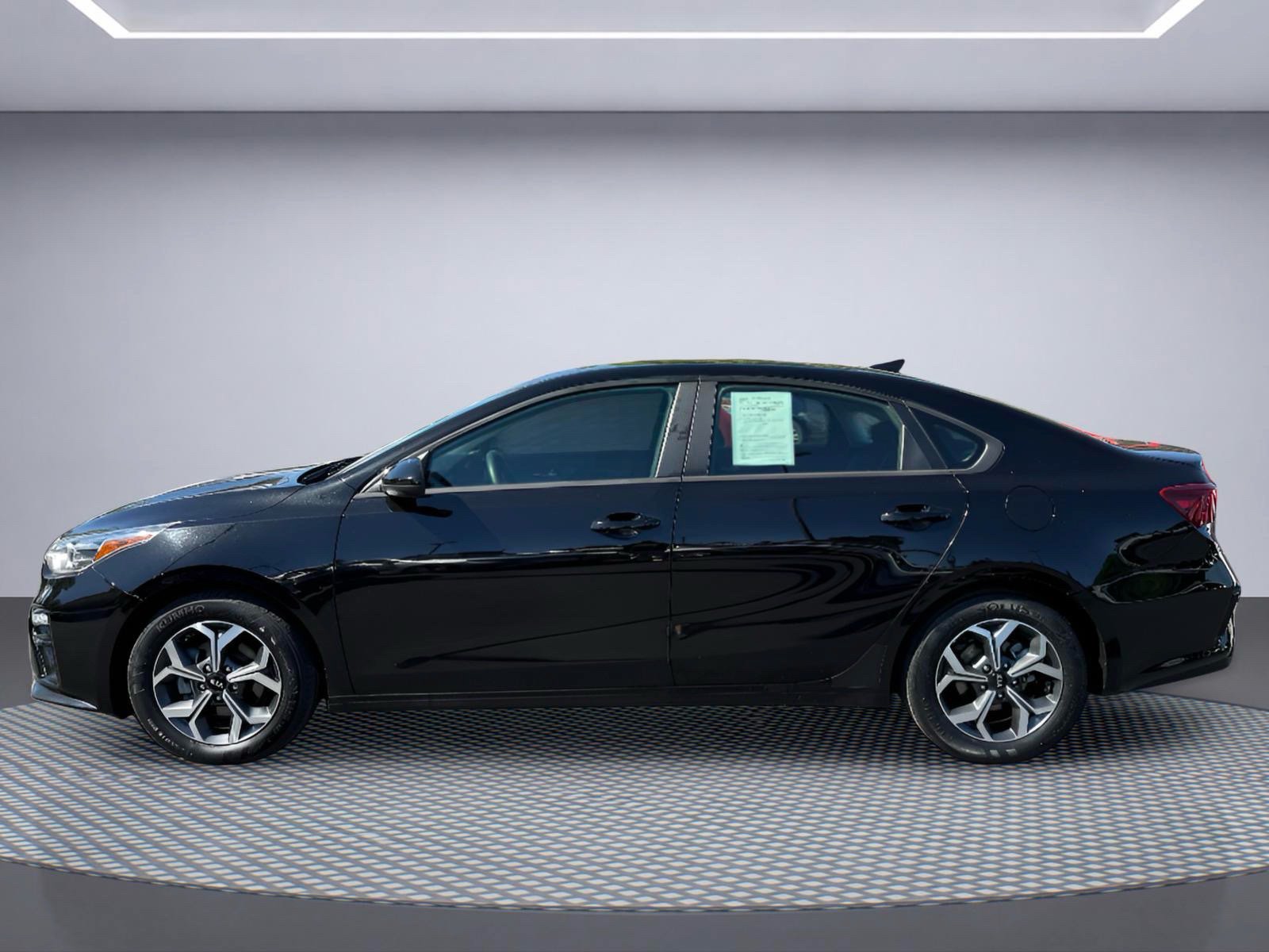 Used 2021 Kia Forte LXS FWD image 3