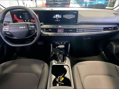 Used 2025 Kia K4 FWD image 6