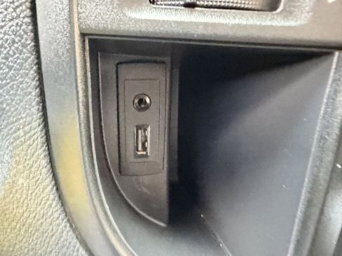 Used 2016 Mercedes-Benz Metris Passenger image 35