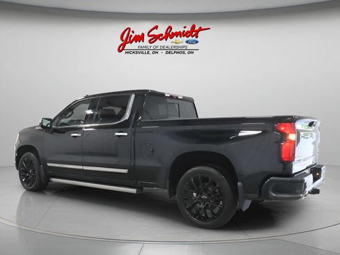 Used 2024 Chevrolet Silverado 1500 High Country w/ Technology Package AWD/4WD image 3