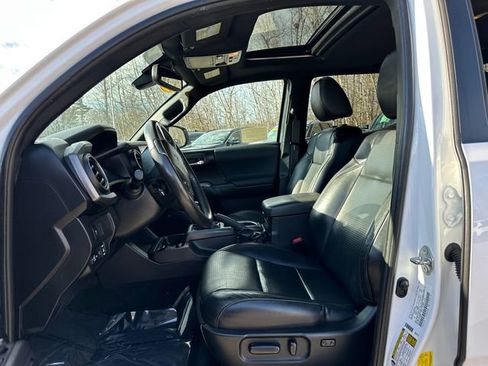 Used 2021 Toyota Tacoma TRD Sport image 20