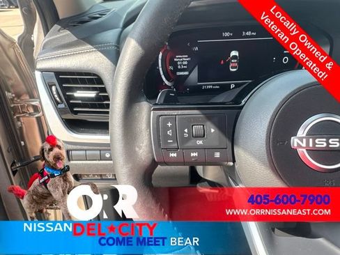 Used 2024 Nissan Rogue SL w/ SL Premium Package FWD image 17
