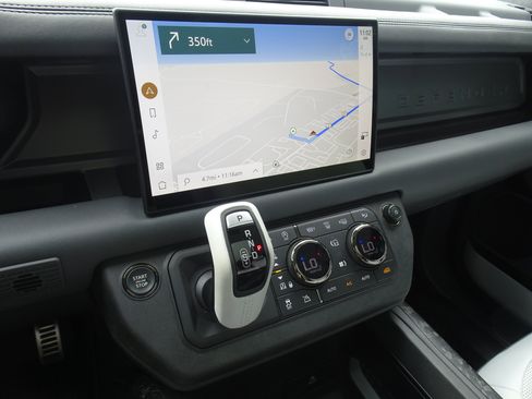 Used 2025 Land Rover Defender 110 AWD/4WD image 10