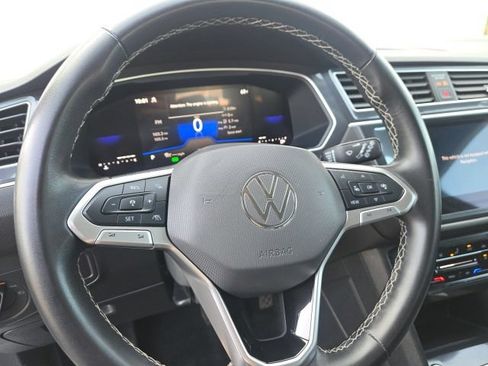 Used 2024 Volkswagen Tiguan SE AWD/4WD image 13